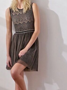 Anthropologie Sleeveless Black and beige Lace-Patterned Tulle Dress size L